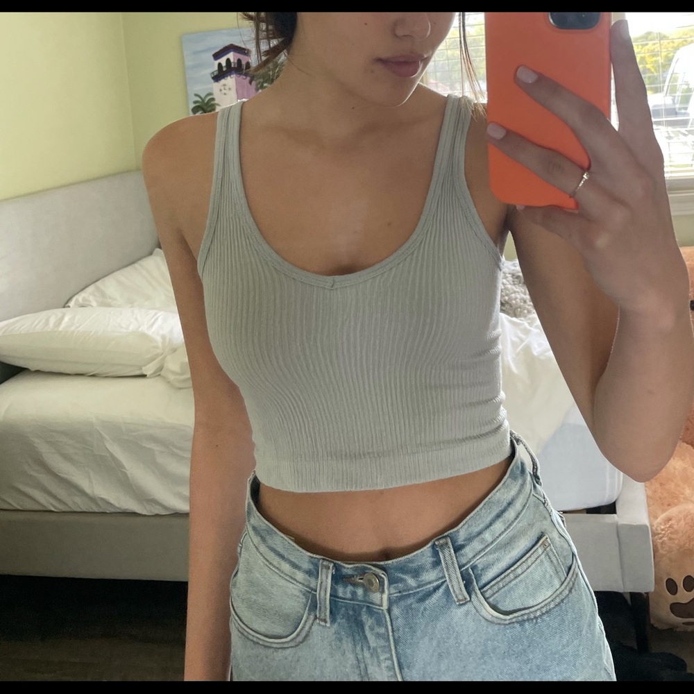 URBAN OUTFITTERS TANK